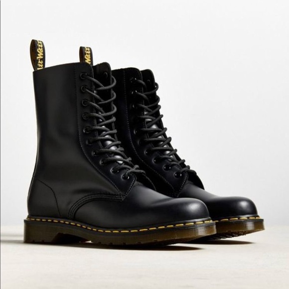 Dr Marten 1460 Combat Boot - Picture 3 of 5